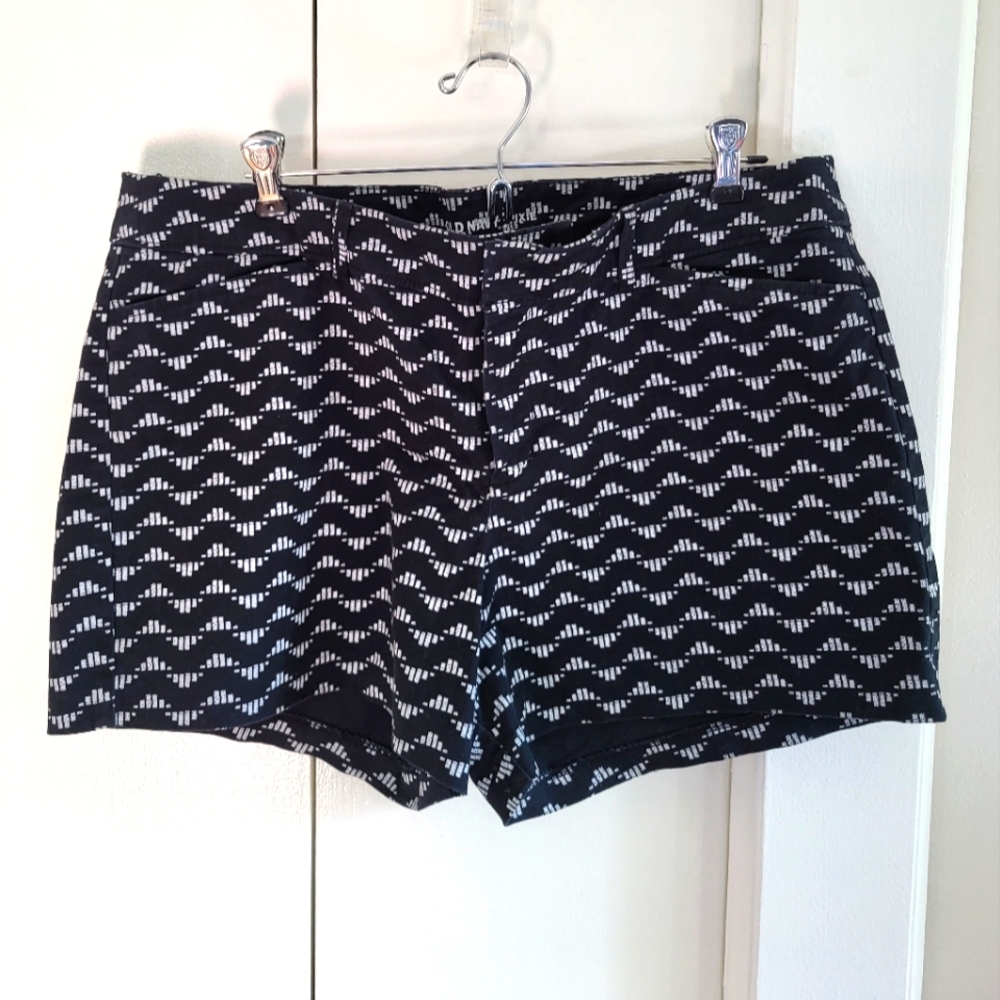 Black and white cotton shorts size 12